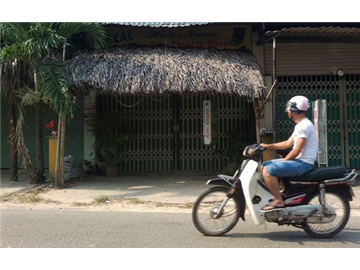 Cảnh sát triệu tập hai bạn trai của cô gái lõa thể trong bao tải