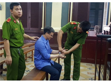 Kẻ cuồng yêu sát hại con giáo sư ở Sài Gòn lại hầu tòa